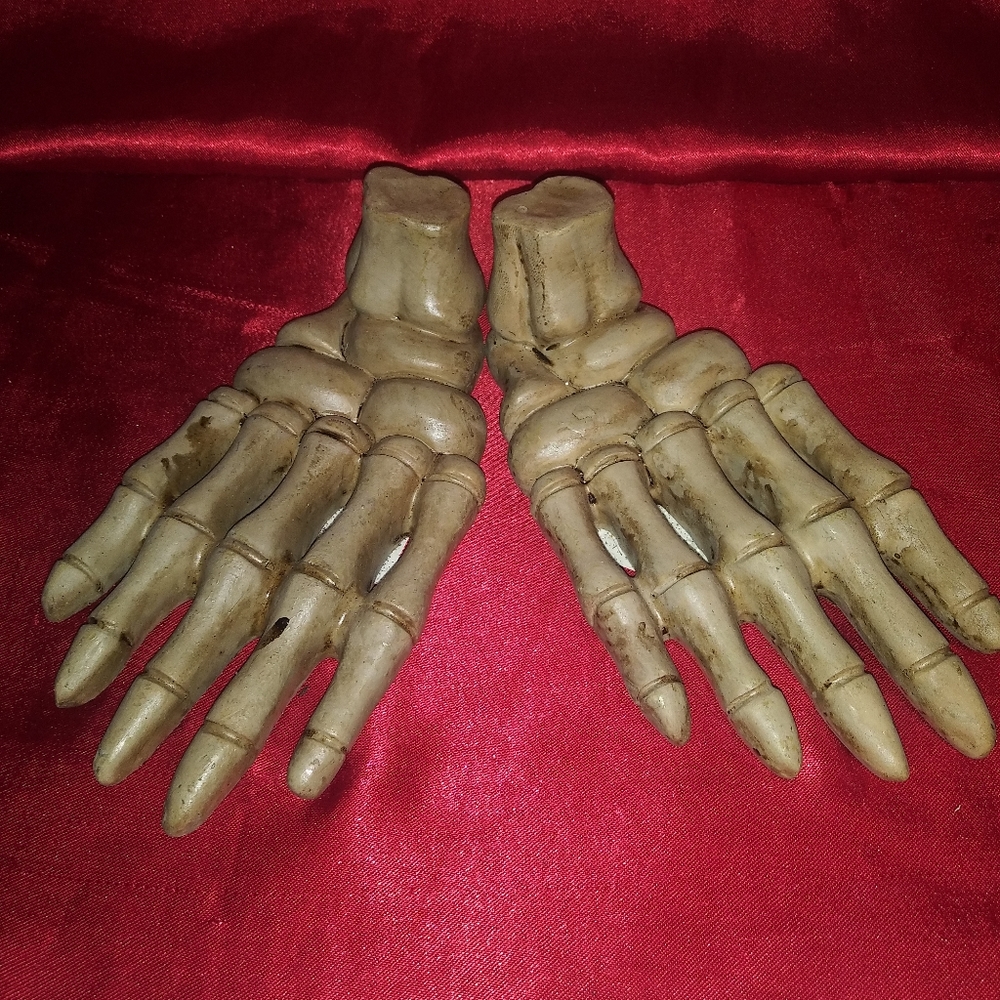 Halloween 🎃Skeleton💀feet paper weight Decoration